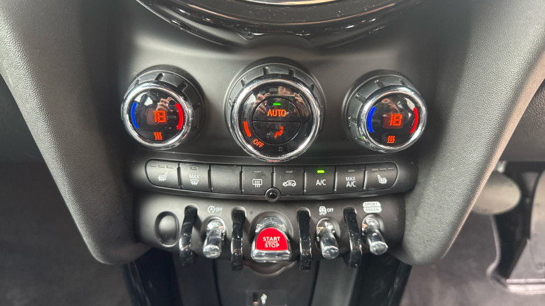 MINI Hatchback 1.5 Cooper Exclusive Premium 3dr Auto Petrol Hatchback